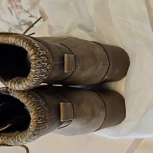 Ankle Boots - Picture 3 of 5